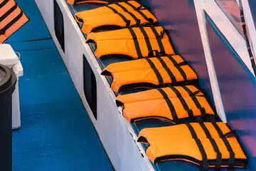 giubotti di salvataggio in nave